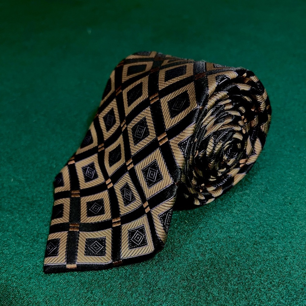 VTG Croft & Barrow 100% Imported Silk Geometric Black And Gold Tie MADE IN USA